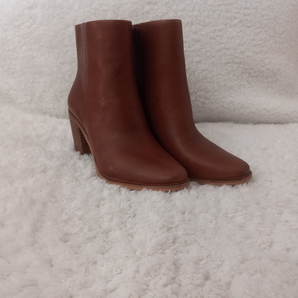 🍀Lucky Brand Rylah Leather Bootie Size 7M
